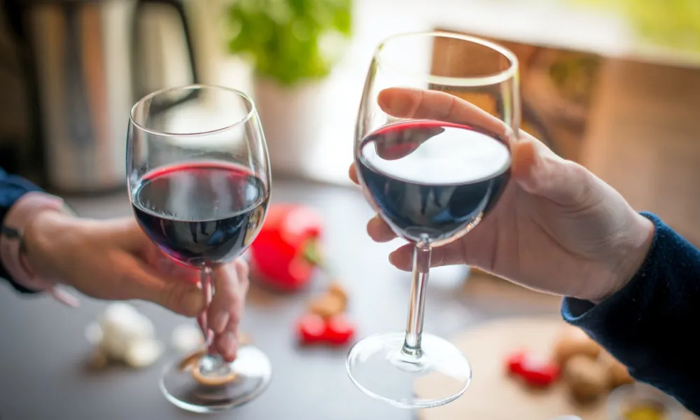 Lässt ALkohol die Haut altern?