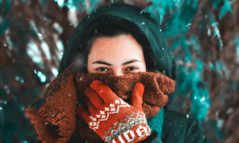 Mütze, Schal, Handschuhe, verborgenes Gesicht, Kälte, Winter